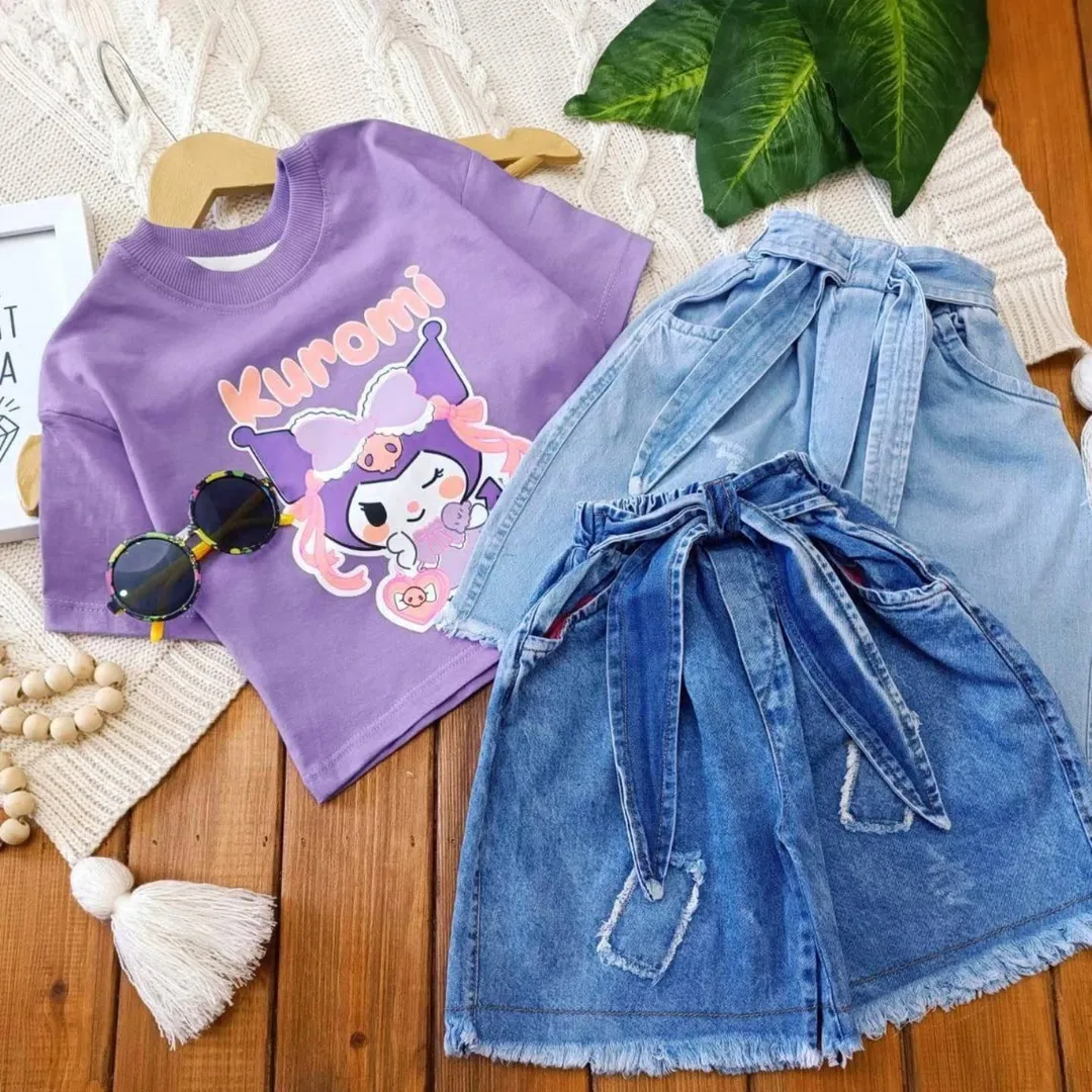 کراپ طرح کرومی و شلوارک جین بنفش