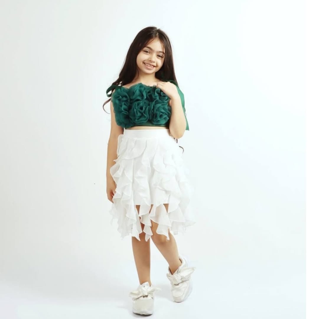 تاپ گل و دامن حلزونی